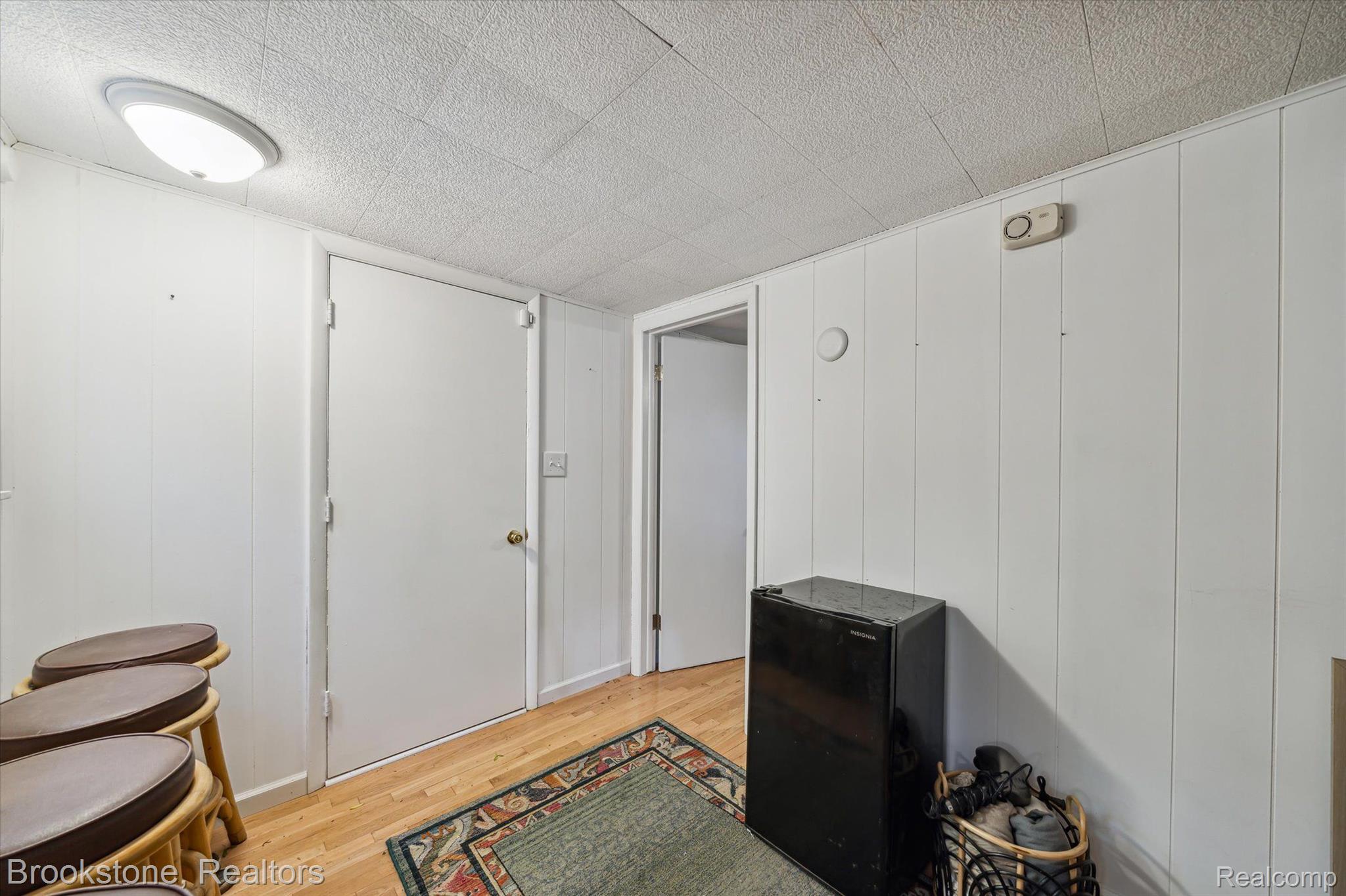 28907 Farmington Road Farmington, MI 48334 - Photo 23 of 49 .
