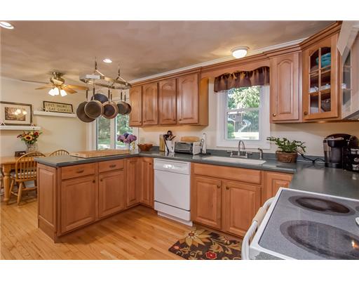 176 Kings Ridge Road South Kingstown, RI 02879 - Photo 8 of 20 Kitchen.
