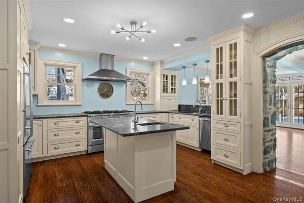 $2,495,000 | 525 Milton Road, Rye, NY 10580