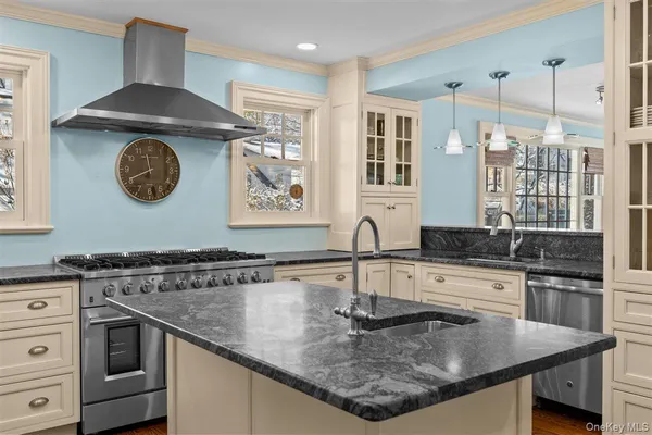 $2,495,000 | 525 Milton Road, Rye, NY 10580