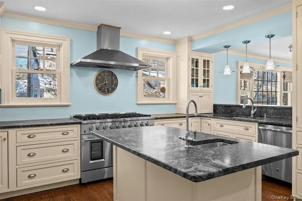 $2,495,000 | 525 Milton Road, Rye, NY 10580