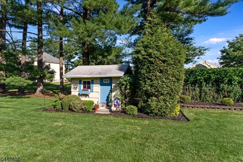 8 Alyson Drive Fairfield, NJ 07004 - Photo 31 of 34