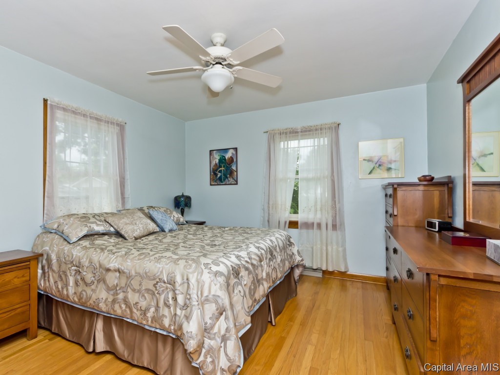 1045 North Walnut Street Springfield, IL 62702 - Photo 11 of 36