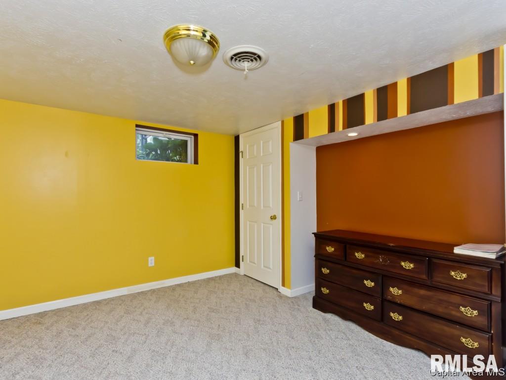 1045 North Walnut Street Springfield, IL 62702 - Photo 23 of 36