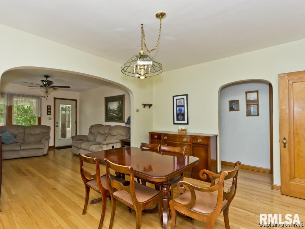 1045 North Walnut Street Springfield, IL 62702 - Photo 3 of 36