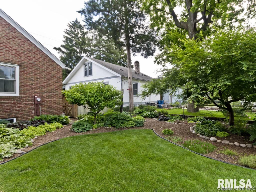 1045 North Walnut Street Springfield, IL 62702 - Photo 33 of 36