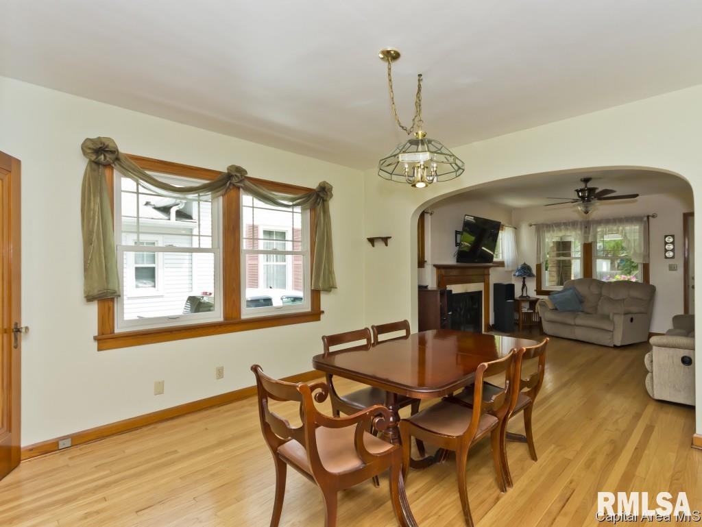 1045 North Walnut Street Springfield, IL 62702 - Photo 4 of 36