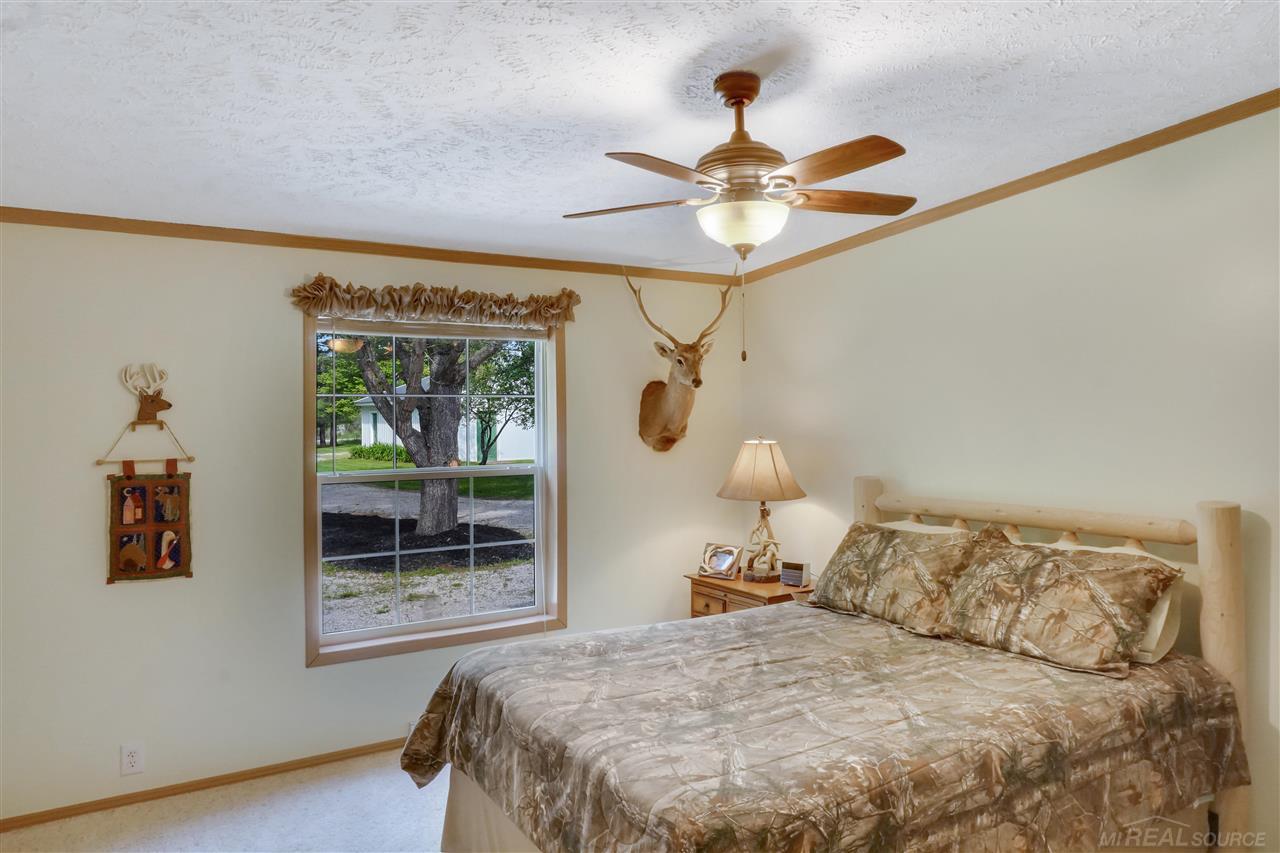 660 Pettit Road Lupton, MI 48635 - Photo 19 of 47 50043439-18.JPG