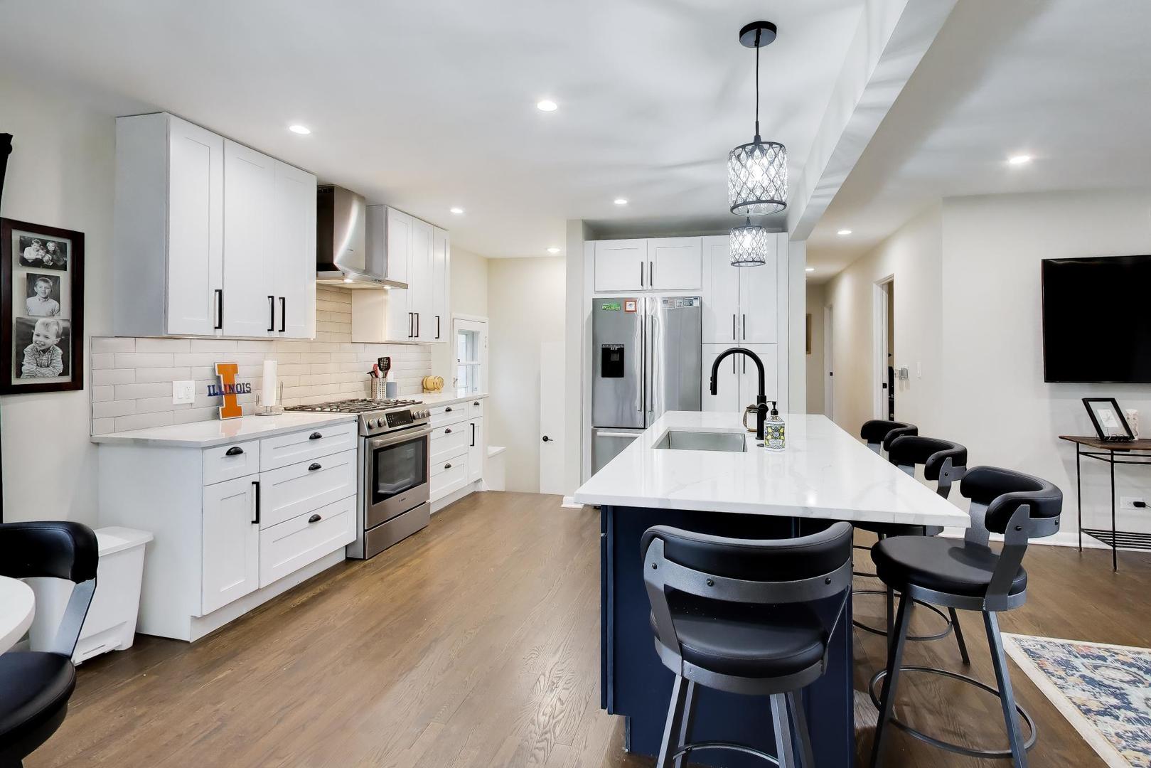 108 West Sunset Road Mount Prospect, IL 60056 - Photo 9 of 40