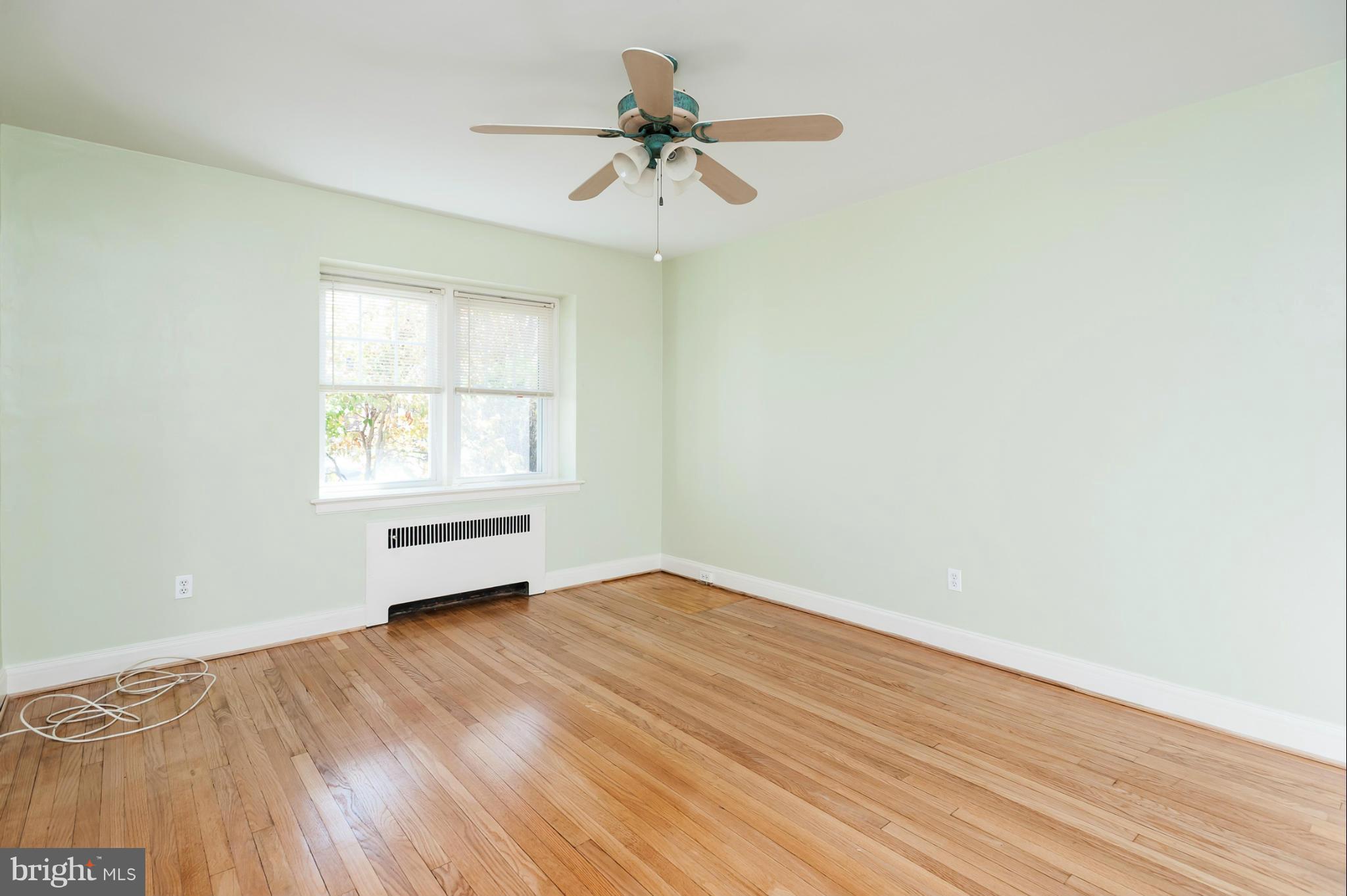 3722 Ednor Road Baltimore, MD 21218 - Photo 4 of 25 Living Room