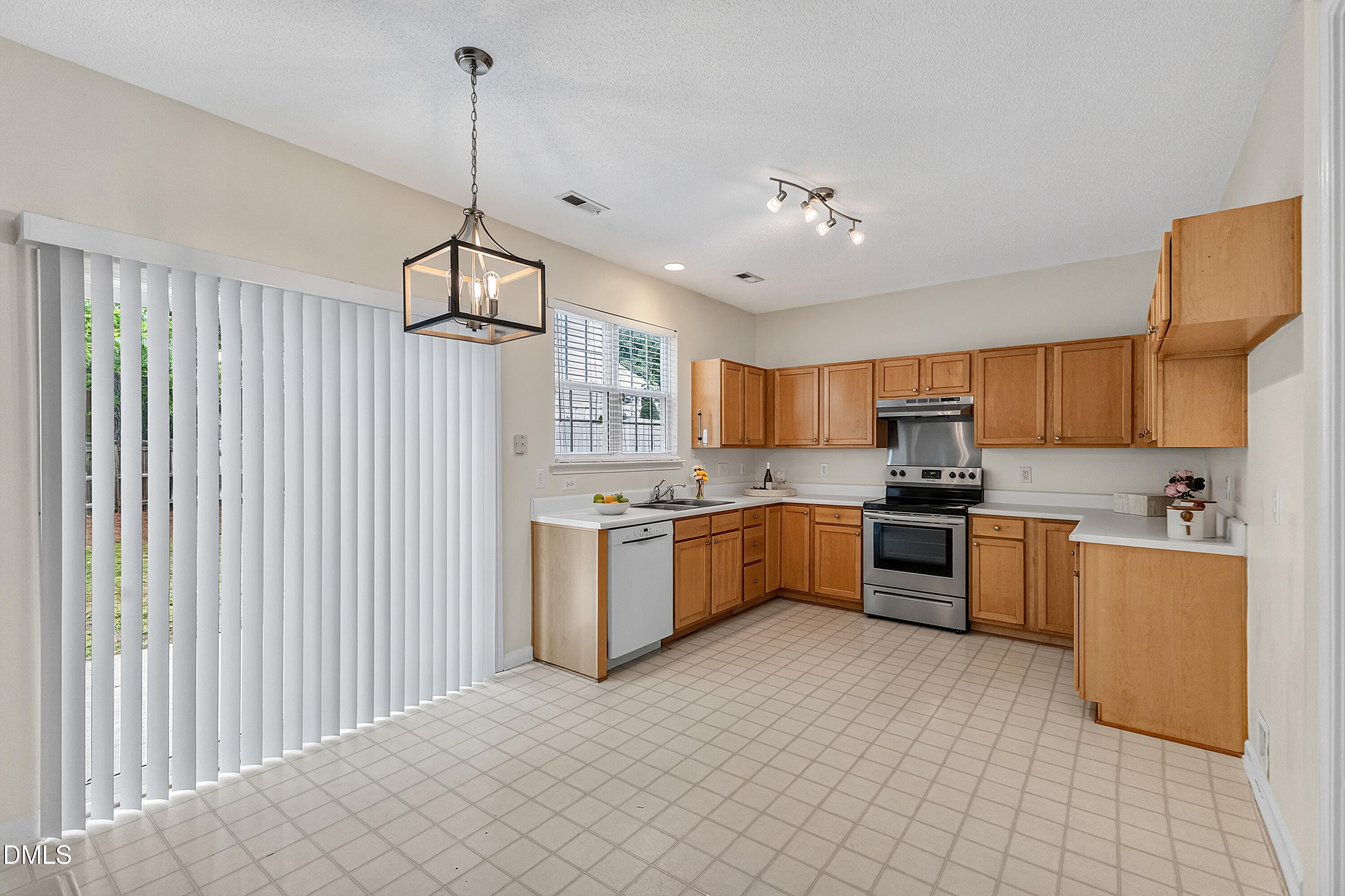204 Grassy Point Road Apex, NC 27502 - Photo 13 of 28 15-204 Grassy Point Rd_3881