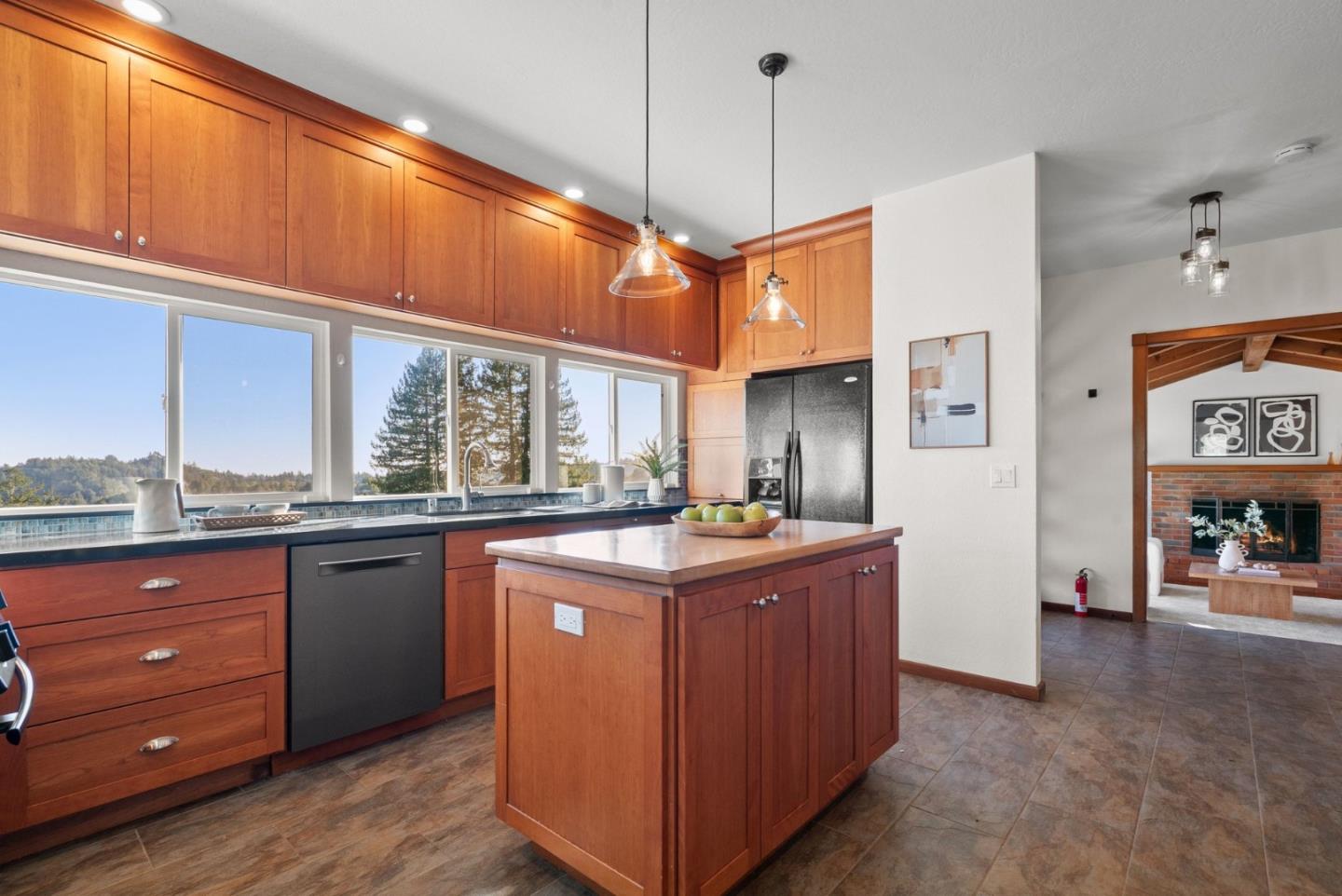 555 Bohnen Road Soquel, CA 95073 - Photo 8 of 68