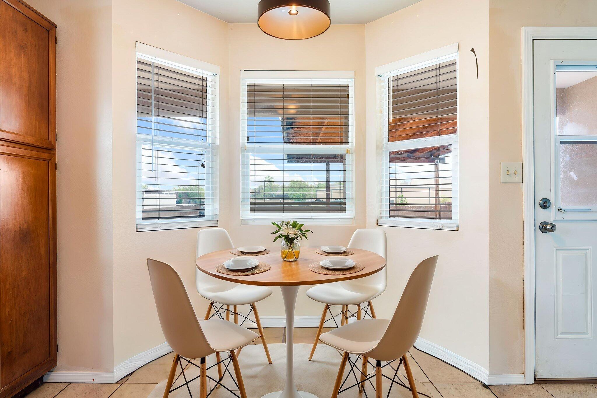 148 Pearl Drive Northeast Rio Rancho, NM 87124 - Photo 3 of 28 Gallery Image 3