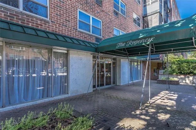 $349,000 | 100 Lincoln Avenue, Unit 14D, Mineola, NY 11501