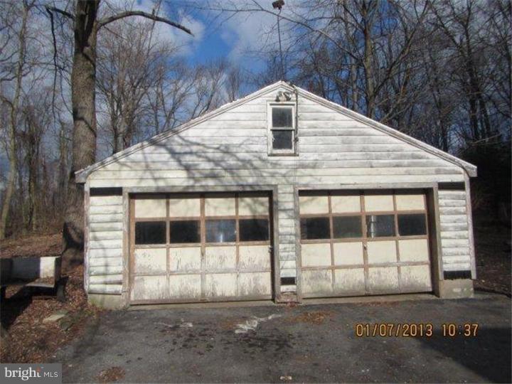 705 North Mine Road Quakertown, PA 18951 - Photo 10 of 11 Garage
