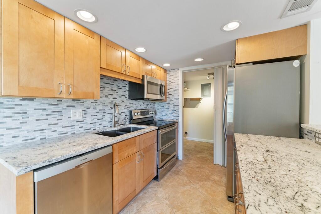 934 Northwest Spruce Ridge Drive, Unit 1 Stuart, FL 34994 - Photo 11 of 33 File.23