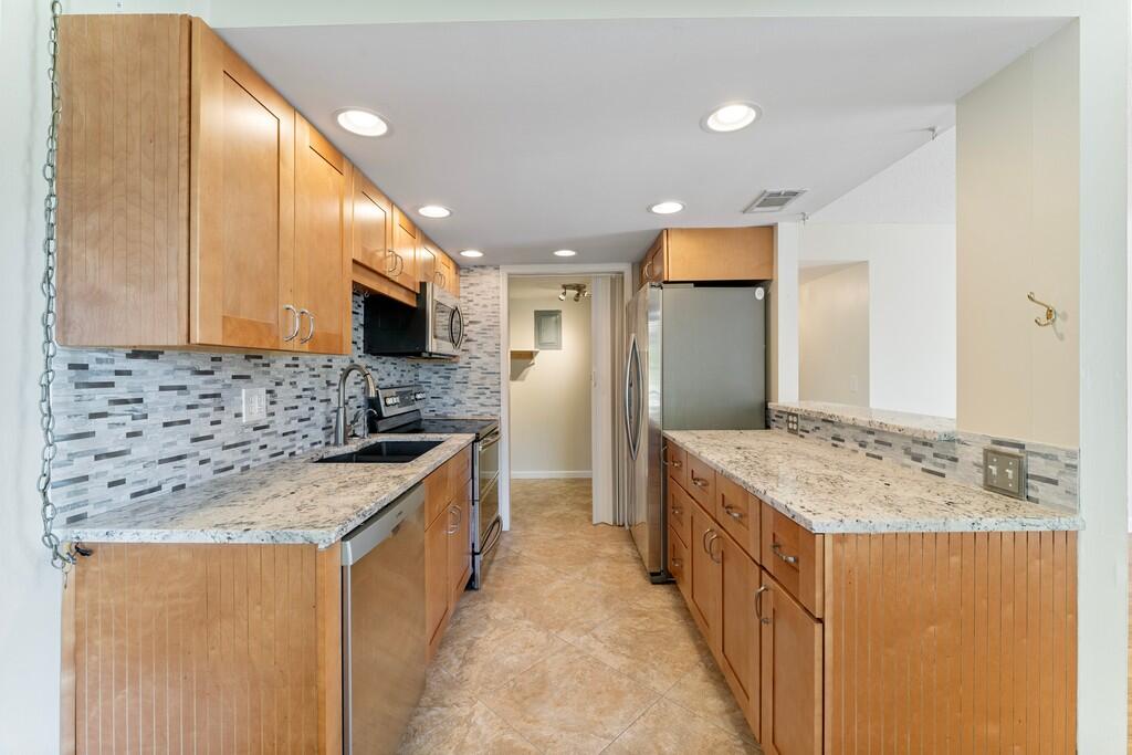 934 Northwest Spruce Ridge Drive, Unit 1 Stuart, FL 34994 - Photo 10 of 33 File.22