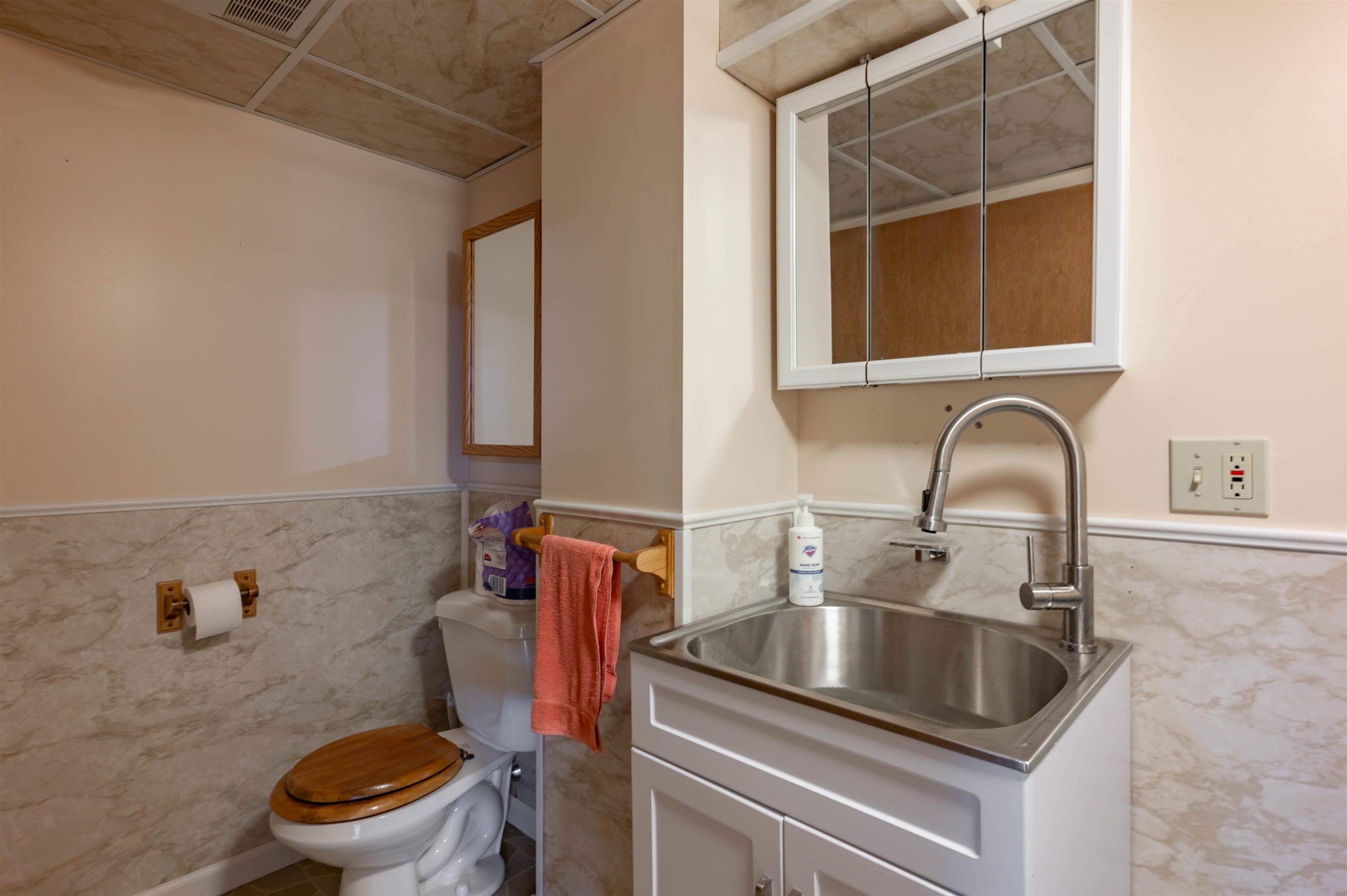 6 Aztec Road Nashua, NH 03063 - Photo 22 of 29