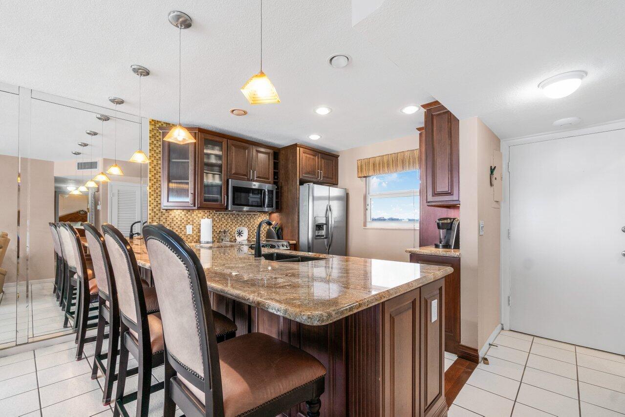 310 South Ocean Boulevard, Unit 6020 Boca Raton, FL 33432 - Photo 12 of 43 007-310SouthOceanBoulevard-602-B