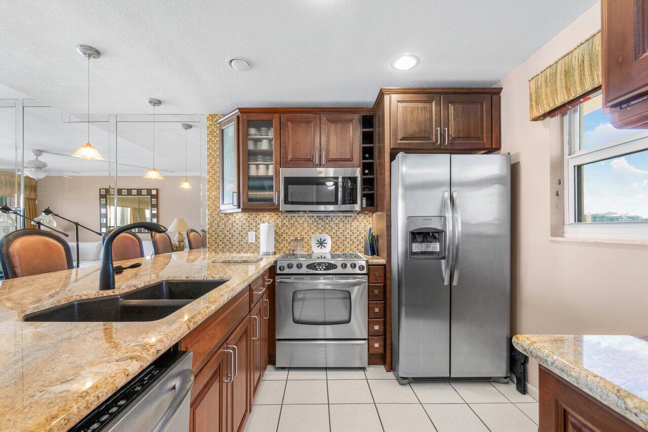 310 South Ocean Boulevard, Unit 6020 Boca Raton, FL 33432 - Photo 13 of 43 008-310SouthOceanBoulevard-602-BocaRaton