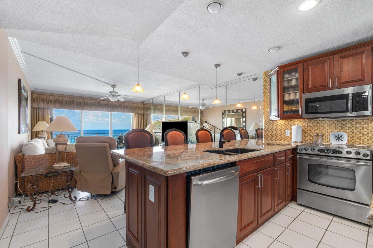 310 South Ocean Boulevard, Unit 6020 Boca Raton, FL 33432 - Photo 14 of 43 009-310SouthOceanBoulevard-602-BocaRaton