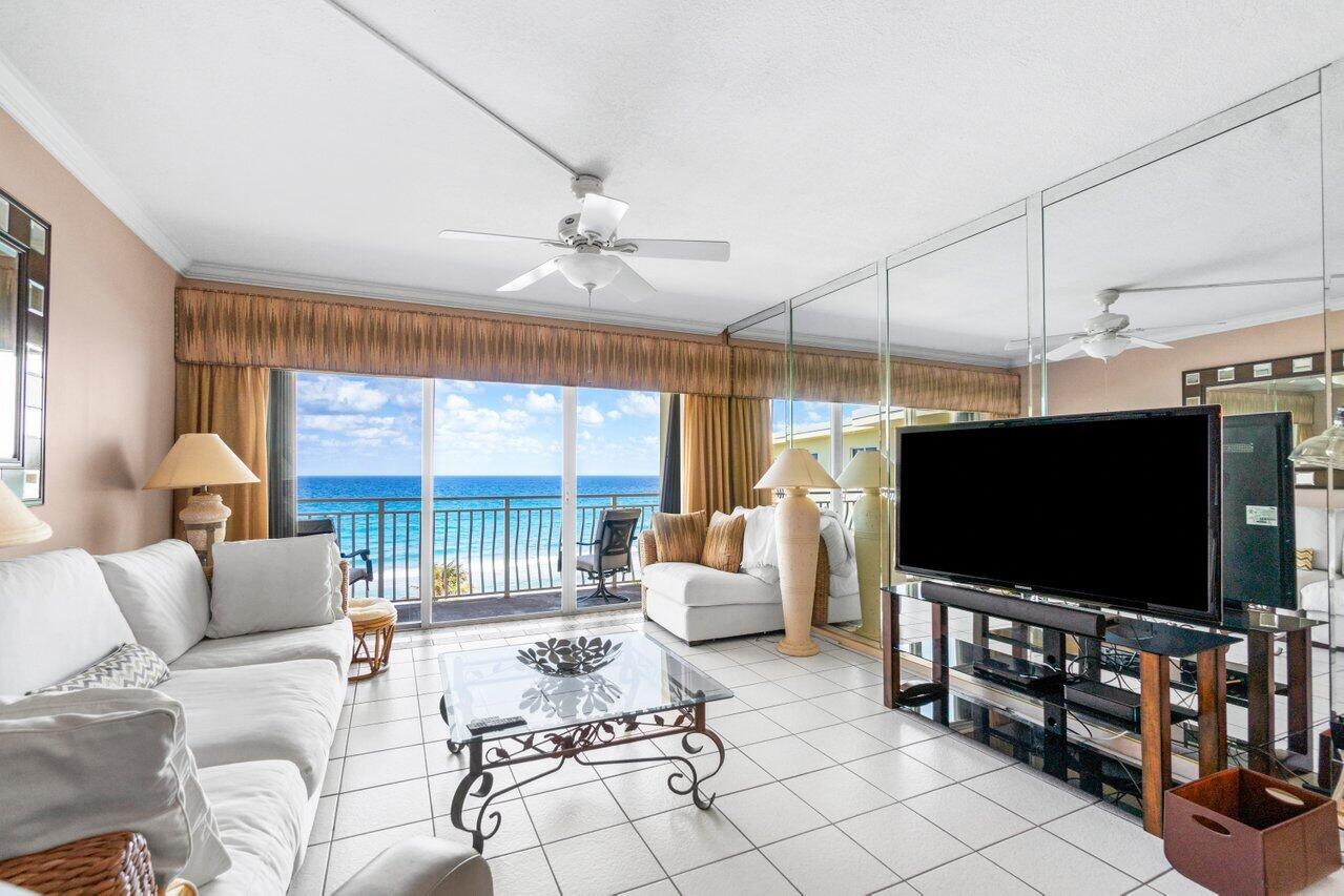 310 South Ocean Boulevard, Unit 6020 Boca Raton, FL 33432 - Photo 9 of 43 004-310SouthOceanBoulevard-602-BocaRaton