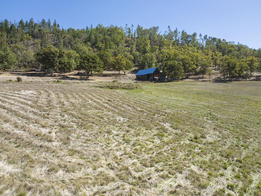165 Hogan Road Jacksonville, OR 97530 - Photo 41 of 56 40
