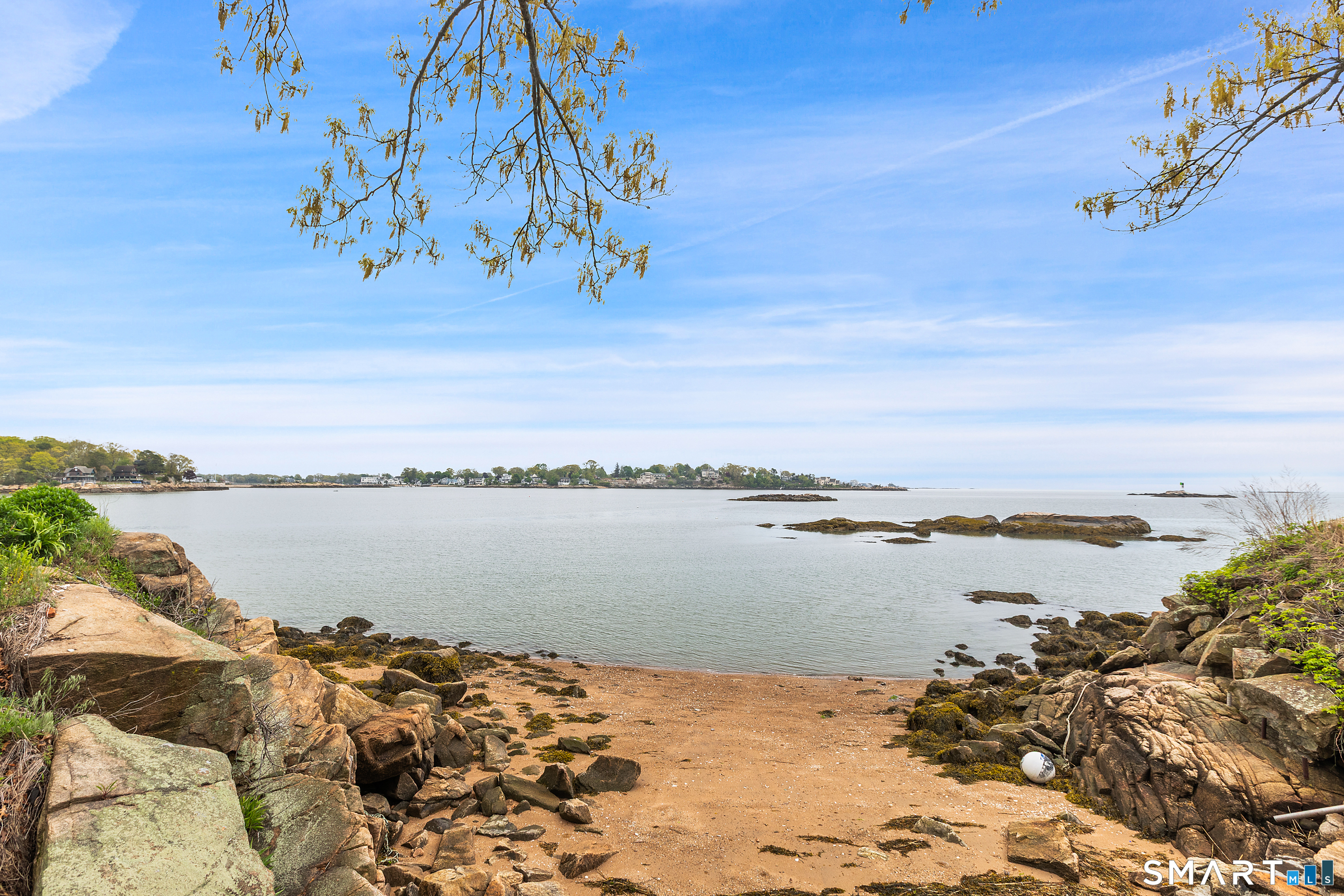 25 Brocketts Point Road Branford, CT 06405 - Photo 4 of 40