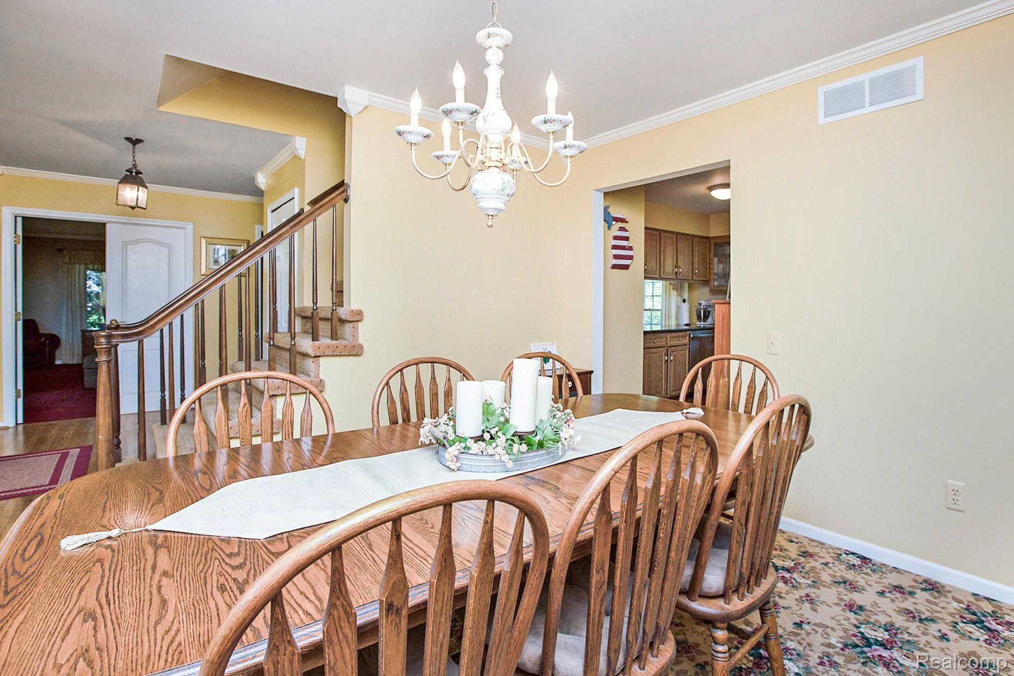 9500 Gibbs Road Clarkston, MI 48348 - Photo 16 of 30 Dining room
