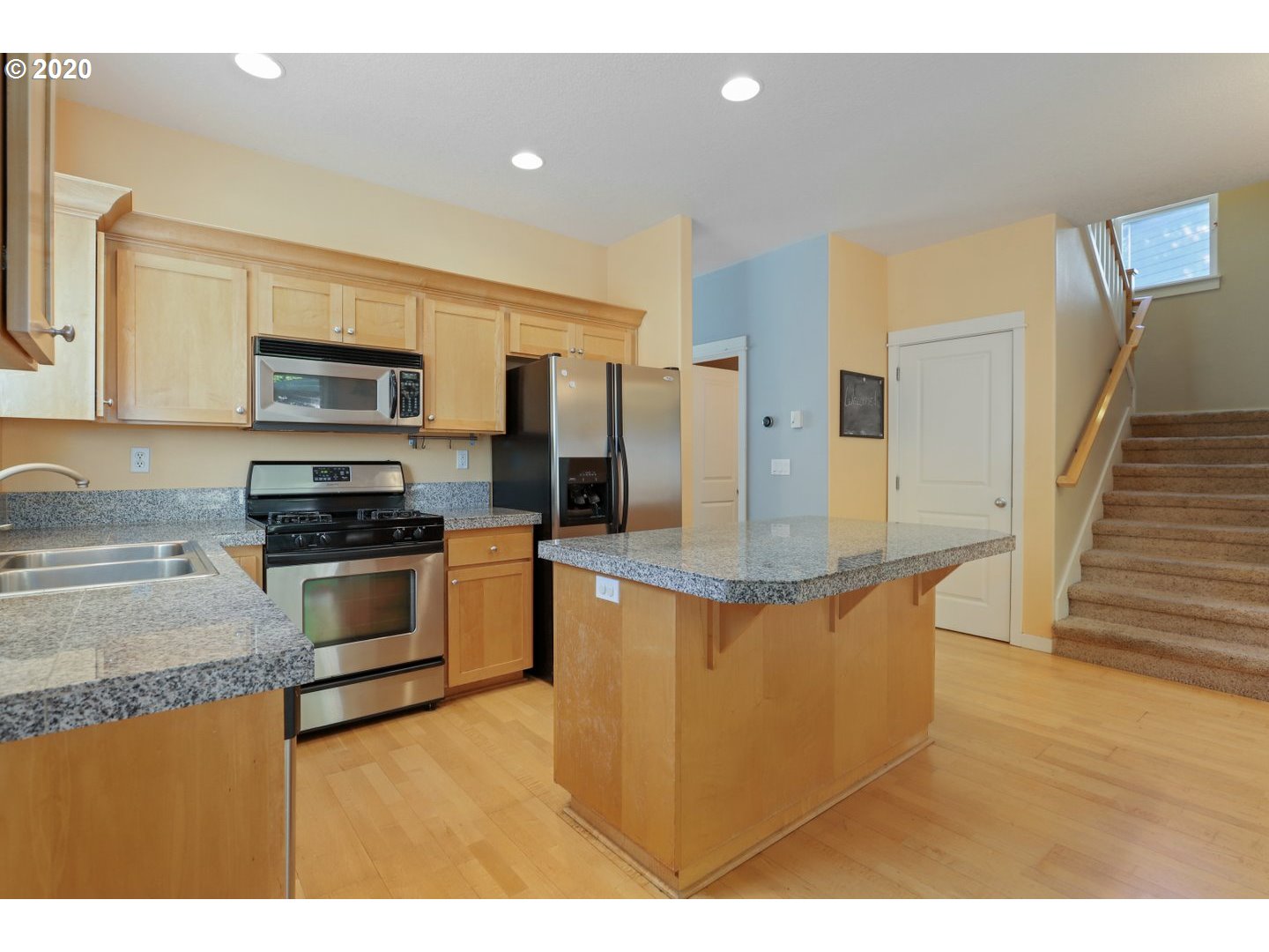 30519 Southwest Ruth Street Wilsonville, OR 97070 - Photo 14 of 32 Gallery Image 14