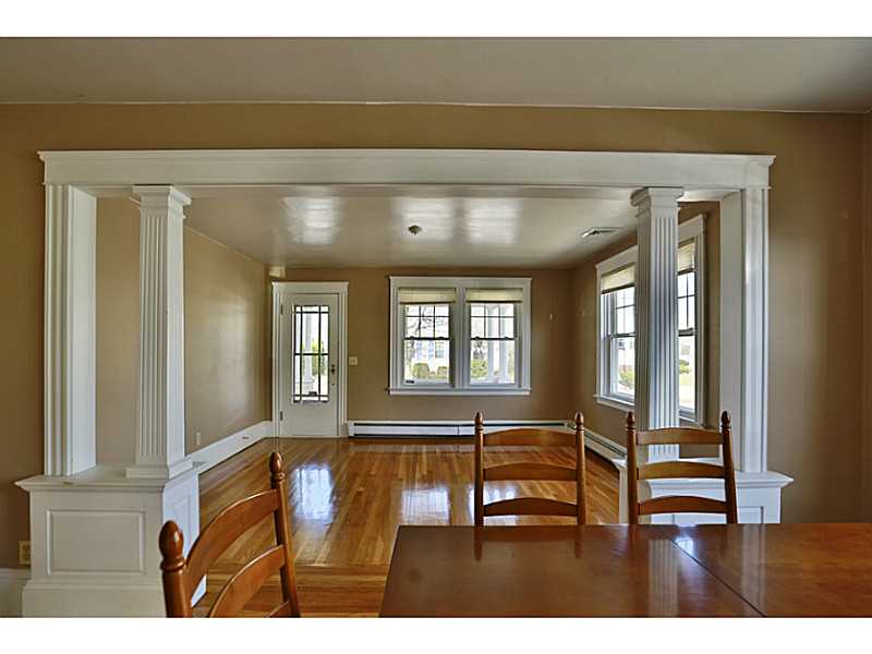 28 Ausdale Road Cranston, RI 02910 - Photo 10 of 22 Dining Room.