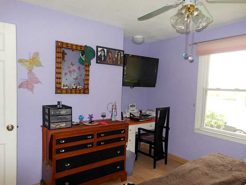 161 Pippin Orchard Road Cranston, RI 02921 - Photo 13 of 25 Bedroom.