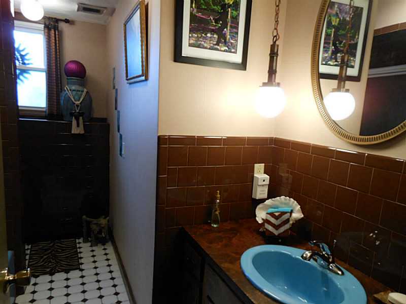 161 Pippin Orchard Road Cranston, RI 02921 - Photo 14 of 25 Bathroom.