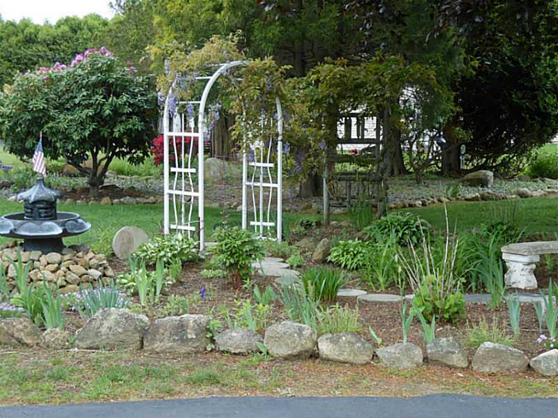 161 Pippin Orchard Road Cranston, RI 02921 - Photo 21 of 25 View.
