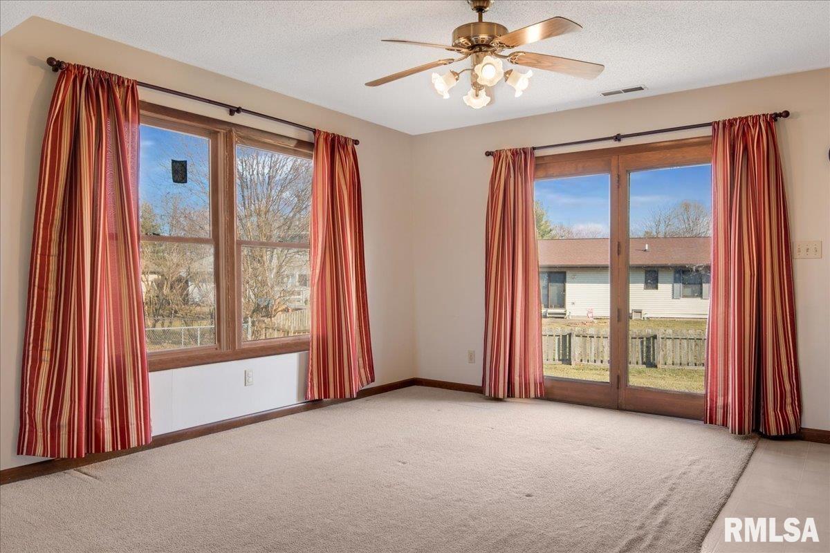 2416 Wembly Road Springfield, IL 62703 - Photo 8 of 35
