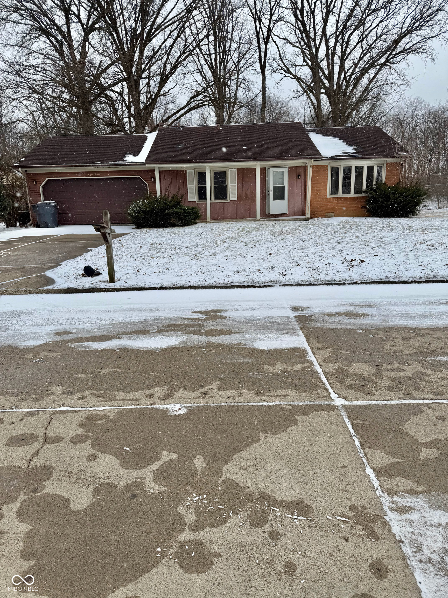 815 Delmar Road Anderson, IN 46013 - Photo 1 of 13