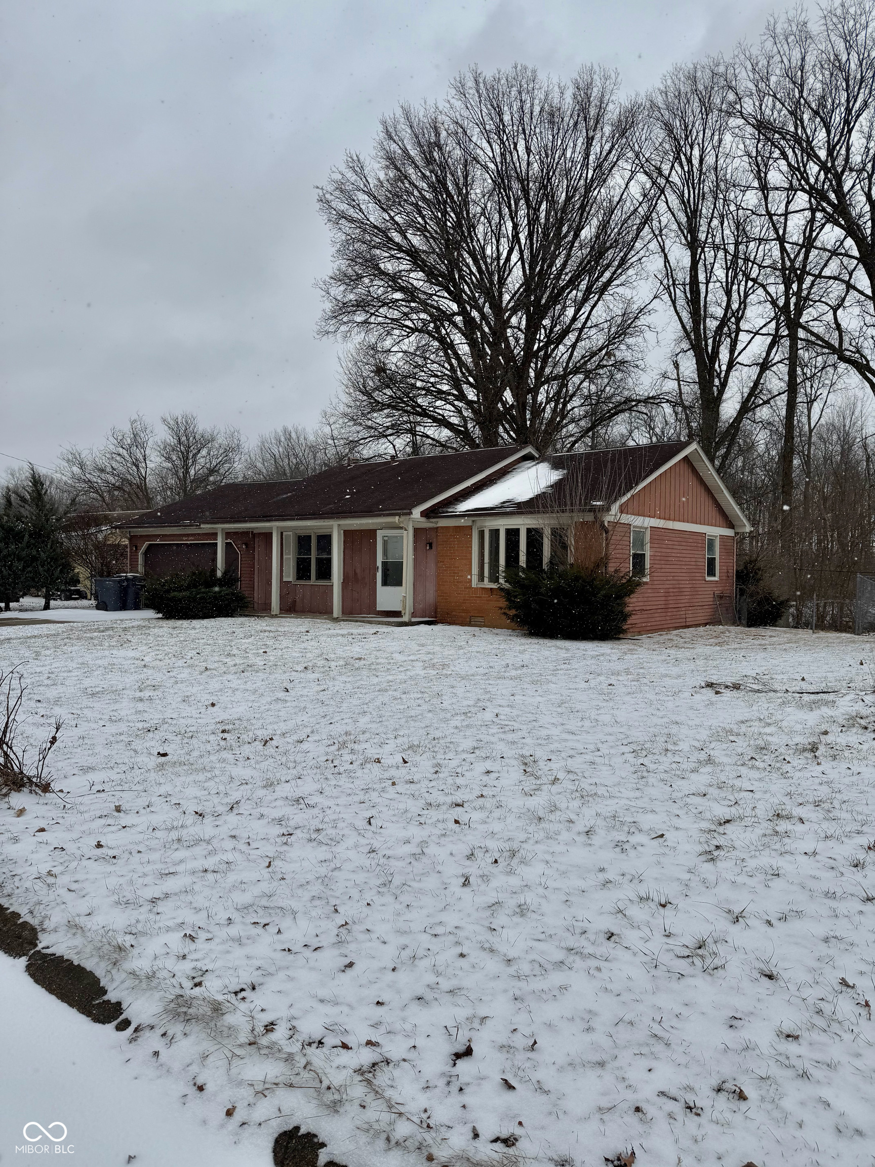 815 Delmar Road Anderson, IN 46013 - Photo 2 of 13