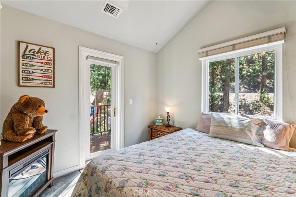 628 Grass Valley Road Lake Arrowhead, CA 92352 - Photo 33 of 64