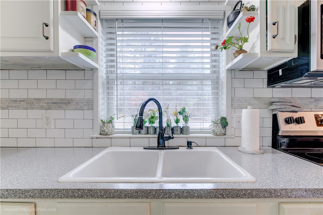 2 Bryant Street Assonet, MA 02702 - Photo 4 of 29