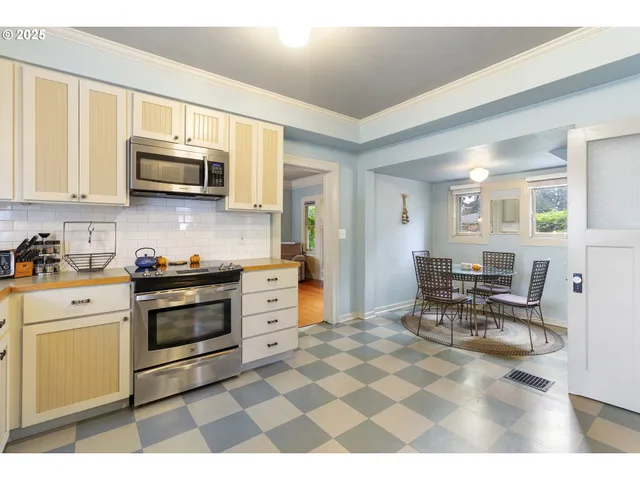 $515,000 | 15745 Southeast McKinley Avenue, Clackamas, OR 97015