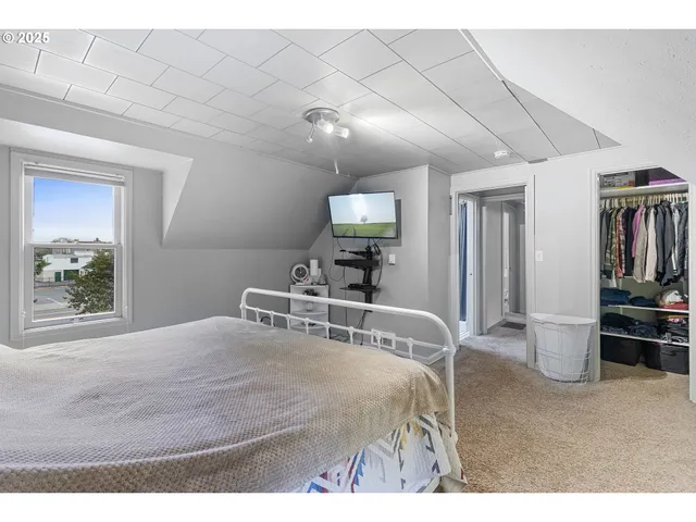 $515,000 | 15745 Southeast McKinley Avenue, Clackamas, OR 97015