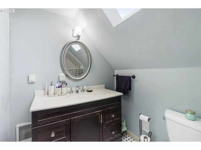 $515,000 | 15745 Southeast McKinley Avenue, Clackamas, OR 97015