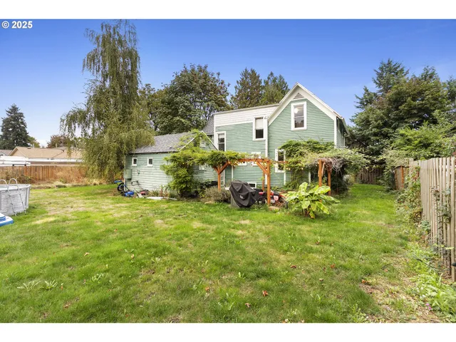 $515,000 | 15745 Southeast McKinley Avenue, Clackamas, OR 97015