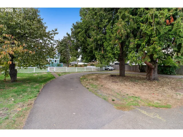 $515,000 | 15745 Southeast McKinley Avenue, Clackamas, OR 97015