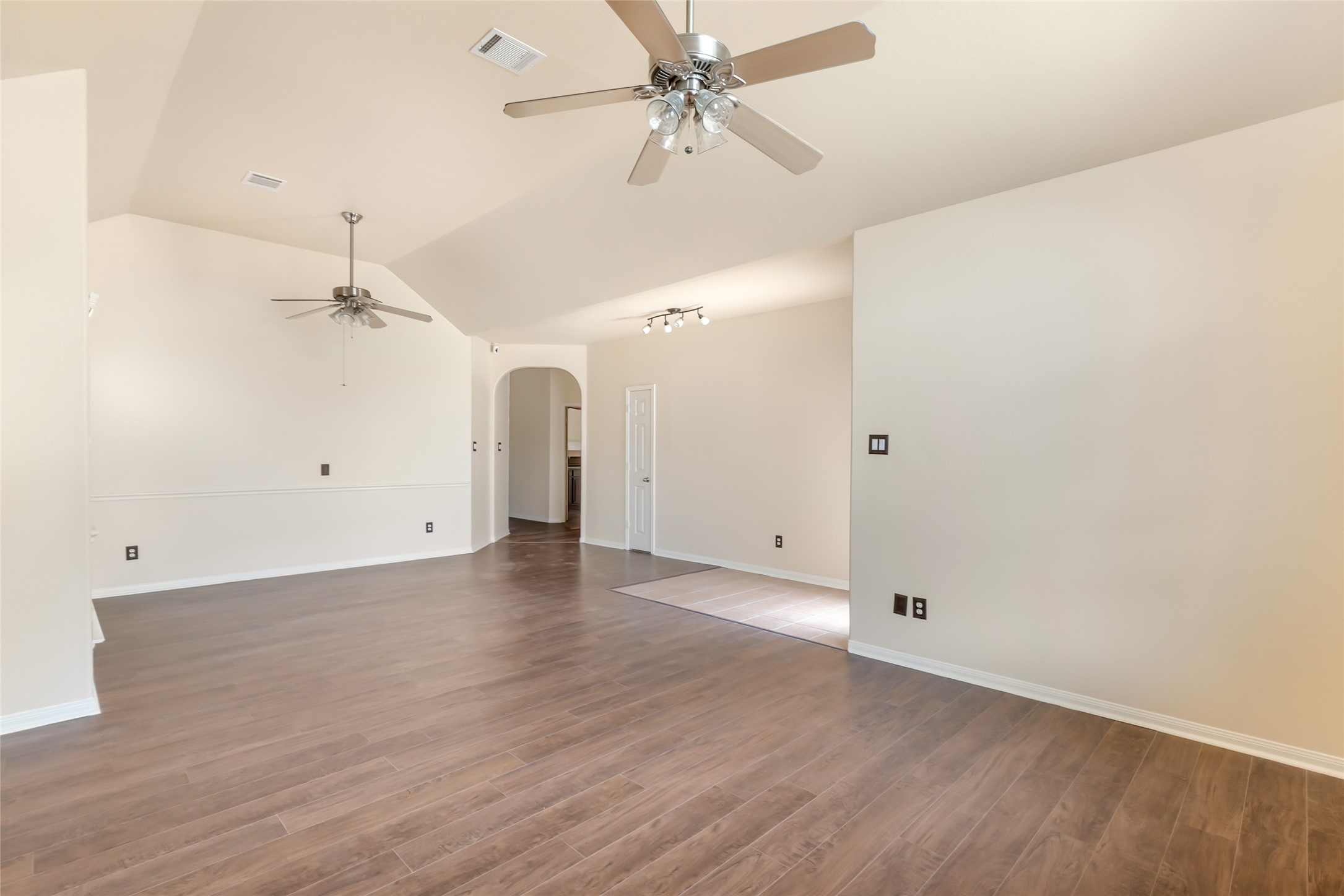 24706 East Burnaby Circle Spring, TX 77373 - Photo 12 of 34 Gallery Image 12