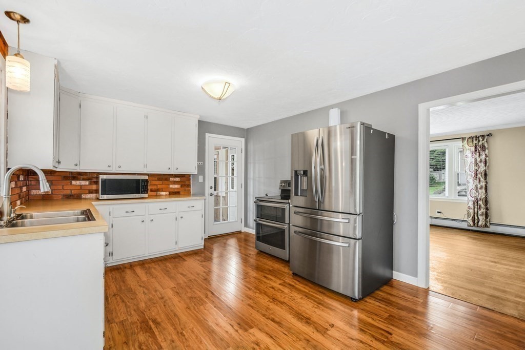 25 Davis Road Auburn, MA 01501 - Photo 8 of 33 Gallery Image 8