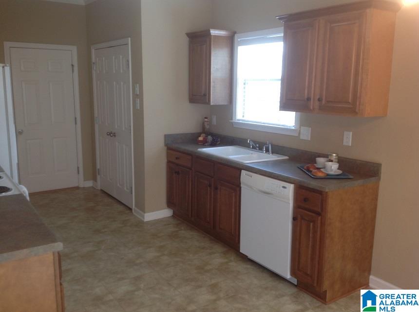 233 Forest Village Lane Alabaster, AL 35007 - Photo 5 of 24