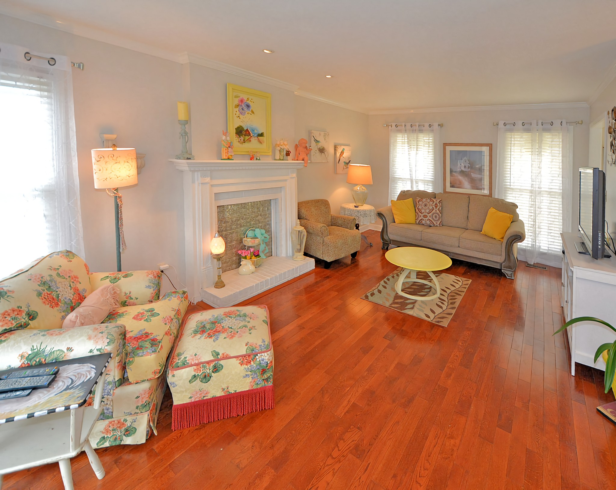 706 Rossview Road Clarksville, TN 37043 - Photo 3 of 19 Gallery Image 3