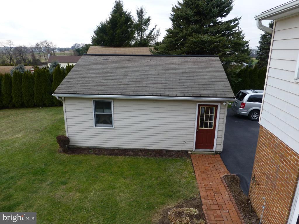 4137 White Oak Road Paradise, PA 17562 - Photo 5 of 54 Gallery Image 5