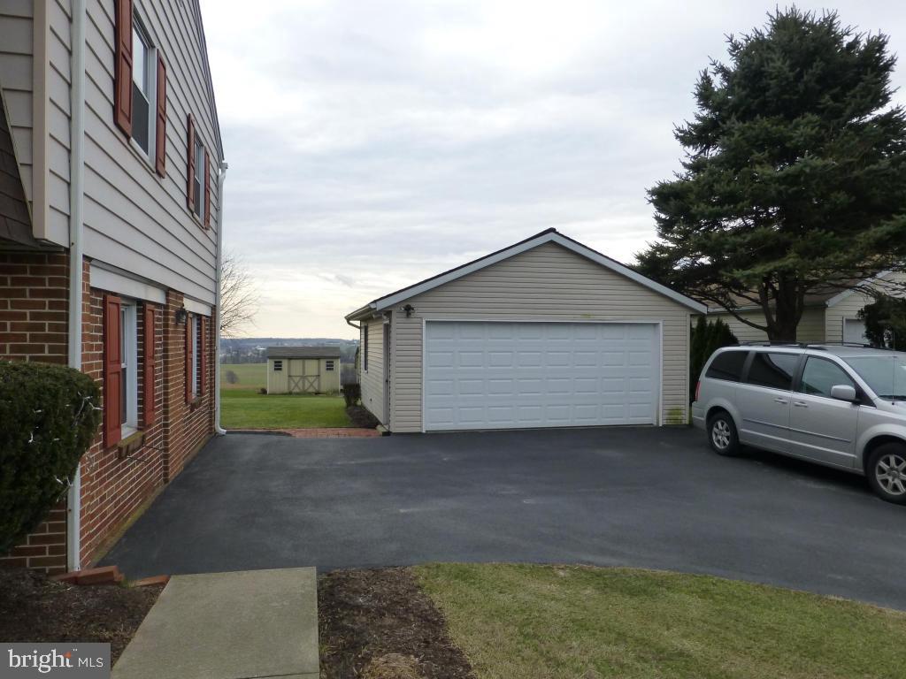 4137 White Oak Road Paradise, PA 17562 - Photo 8 of 54 Gallery Image 8